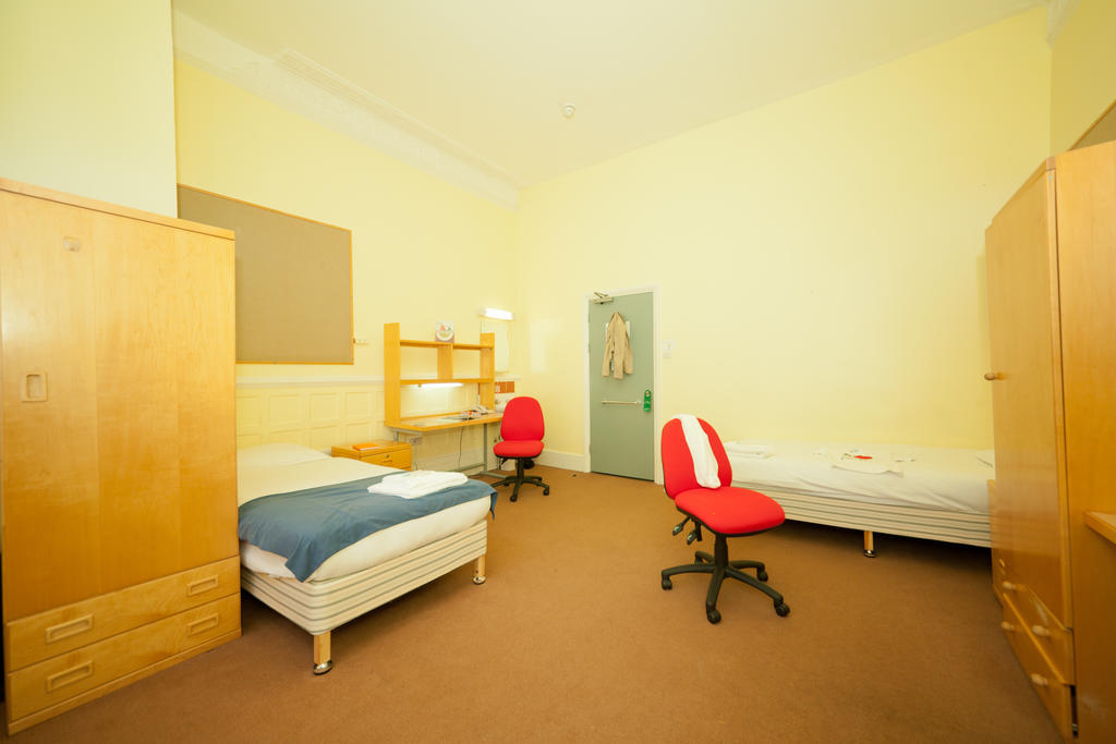 Evelyn Gardens London Room photo